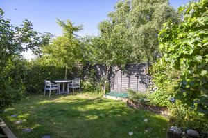6CW_Rear Garden- click for photo gallery